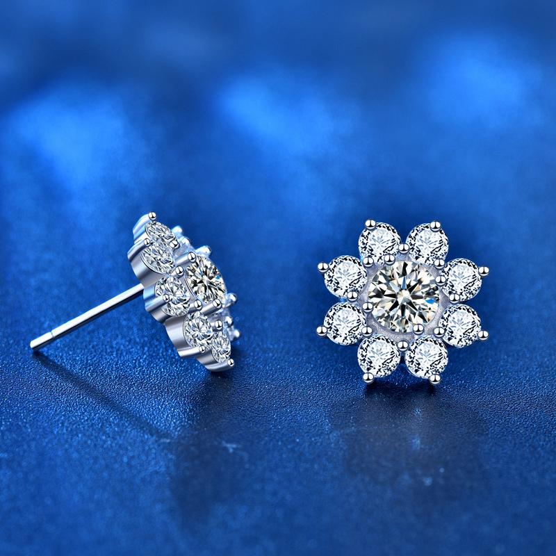 Genuine 0 .5ct D Color Moissanite Earrings 925 Sterling Silver Flower Earrings For Women Bride Sparkling Wedding Jewelry Gifts
