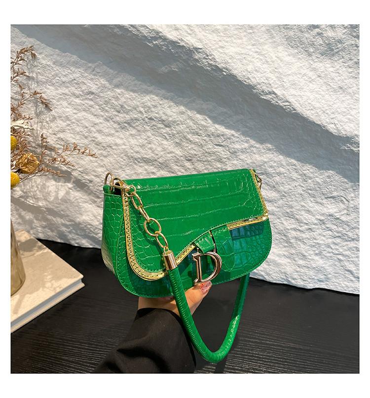 Elegant Shoulder Designer Bag For Women Modern Chain Detail Versatile Handbag Small