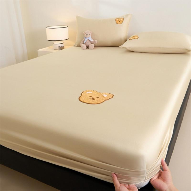 

New summer mattress Class A maternal and infant grade cartoon towel embroidered Tencel mattress summer silky naked sleeping bedspread pillowcase/pair
