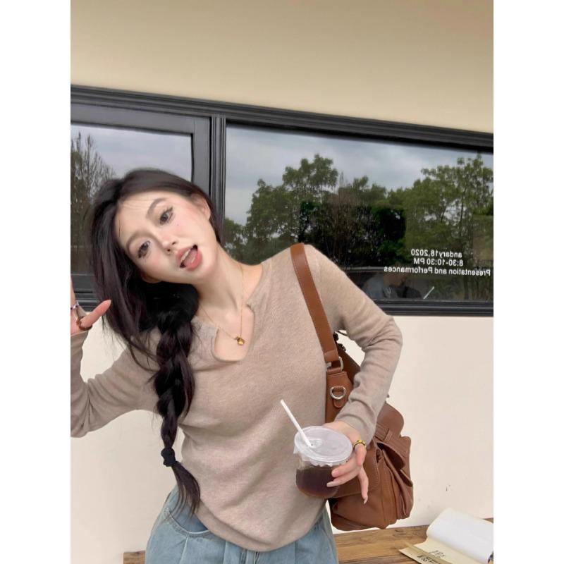 Korean Style Simple Right Shoulder V-neck Long-sleeved Sweater for Women 2024 Early Autumn New Loose Bottoming Slim and Versatile Top