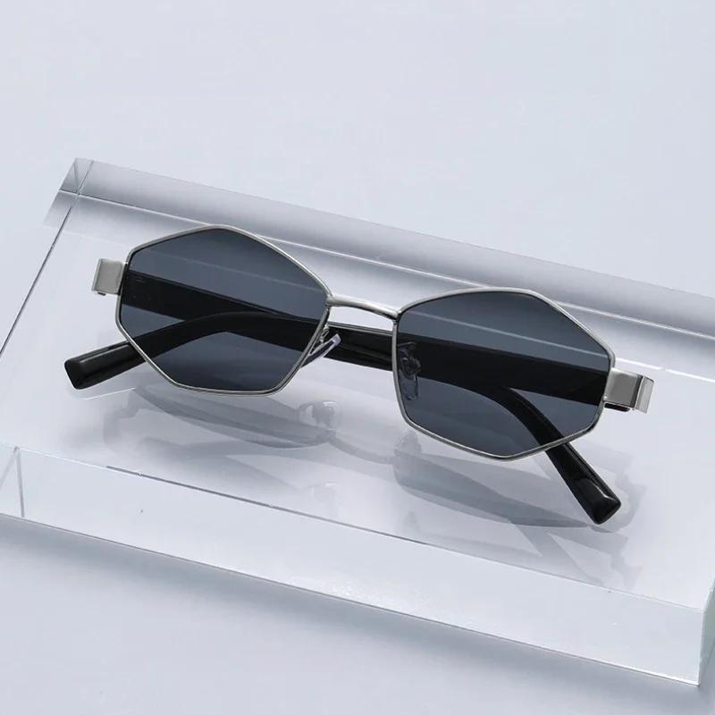 Polygonal Metal Frame Sunglasses for Women Men UV400 Outdoor Sports Sun Glasses Male Trendy Solid Hinge Goggle Shades