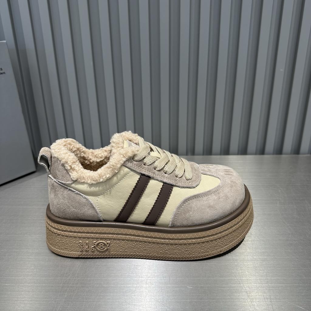 Korean version of matte leather retro moral training shoes women's 2025 winter velvet warm thick-soled fluffy shoes sports and leisure board shoes