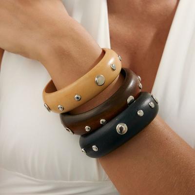 Round Rivet Wooden Bracelet for Women 2026 European and American Retro Hip-Hop Fashion Internet Celebrity Style Matchinging Clothing Accessories