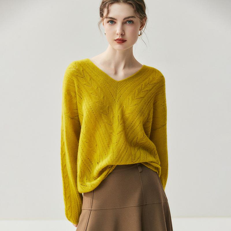 2025 Autumn/Winter Women's Leaf Pattern V-Neck Cashmere Knit Sweater Jumper