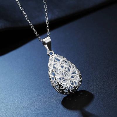 Fashionable and Personalized Jewelry Plated with S925 Silver Hollow Pattern Necklace, New Model