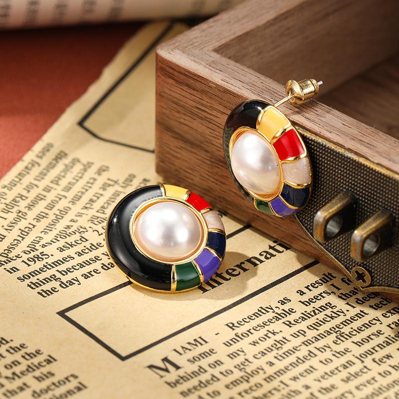 Women's Light Luxury Design Elegant Enamel Imitation Pearl Earrings Fashionable And Versatile Niche Design Earrings