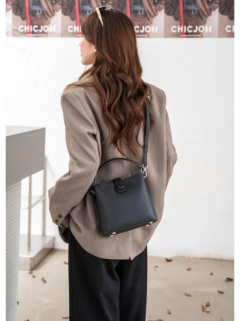 Women's Genuine Leather Bucket Bag - High-End Cowhide Crossbody & Shoulder Bag for Autumn 2025