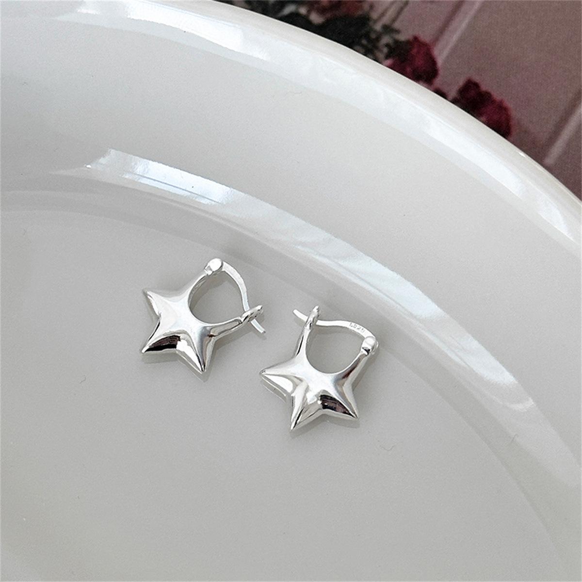 

925 Silver Needle Star Earrings Women s Simple Niche Design Advanced Sense Cold Wind Temperament Earrings New Summer 925 silver needles