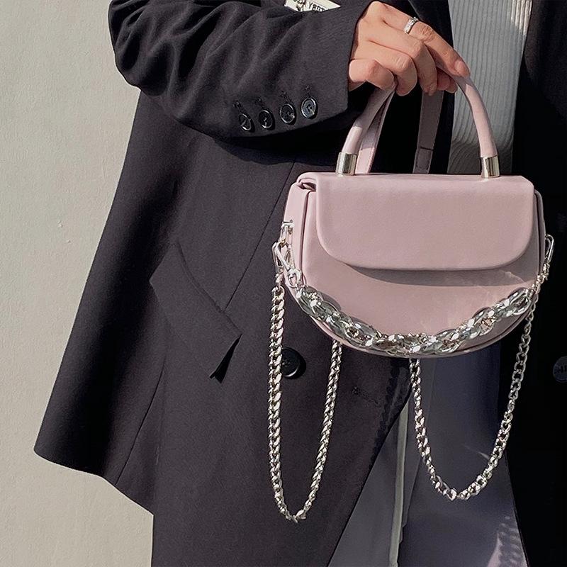 

Summer Latest Flip Saddle Bag for Women s Niche Design Texture Fashionable Chain Bag Crossbody Compact Square Bag designed for Women s Bag