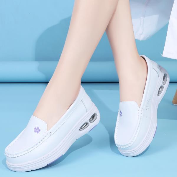Fashion Summer Shoes Ladies Autumn Tennis Female Soft Genuine Leather Sneakers 2025 Fall Breathable Moccasins Nurse White White Sneakers