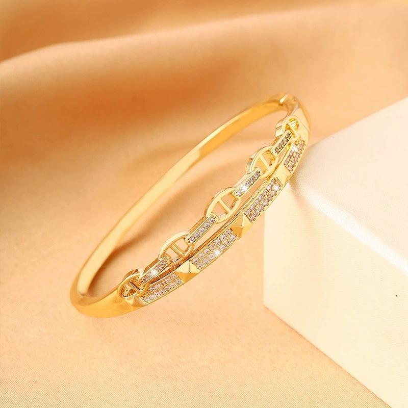 European And American New Light Luxury Geometric Splicing Design Sense Classic Women'S Simple Atmosphere Exquisite Bracelet