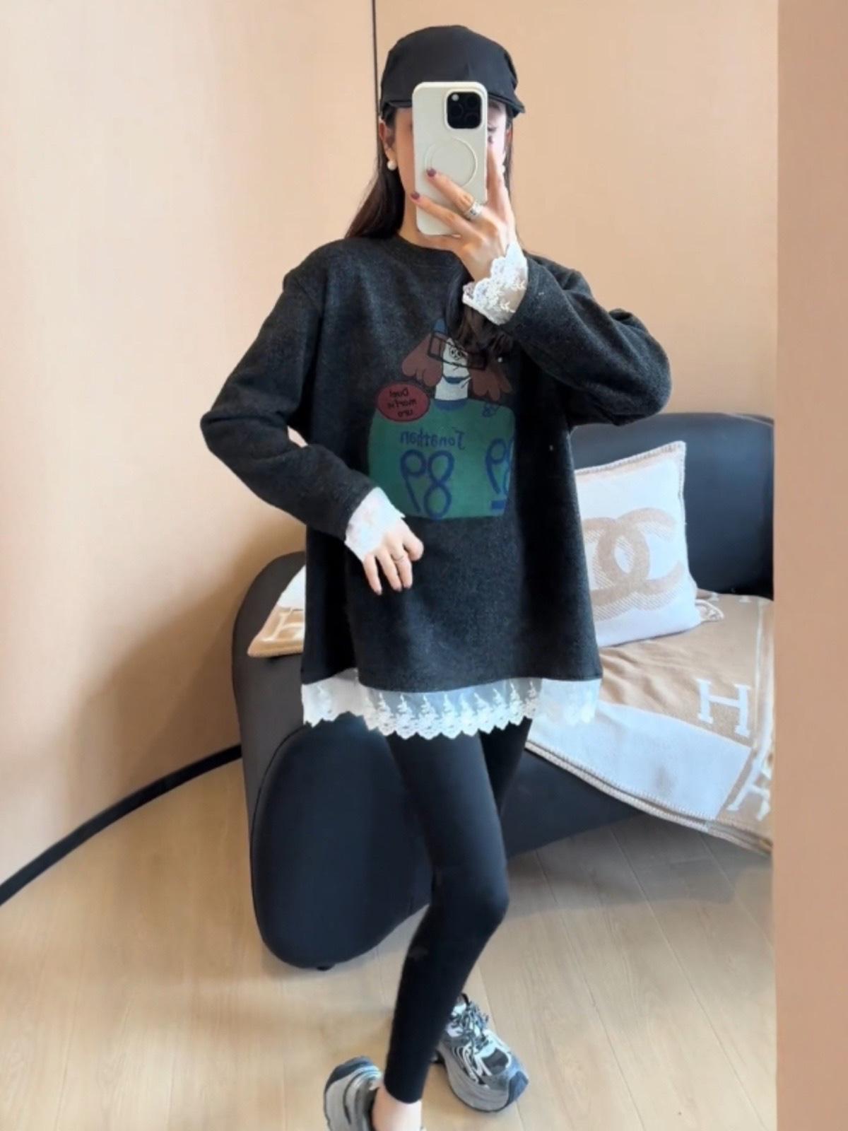 

Корейский свитшот в стиле пэчворк с кружевом - Женский стильный средней длины свободного кроя для весны и осени. M чёрный