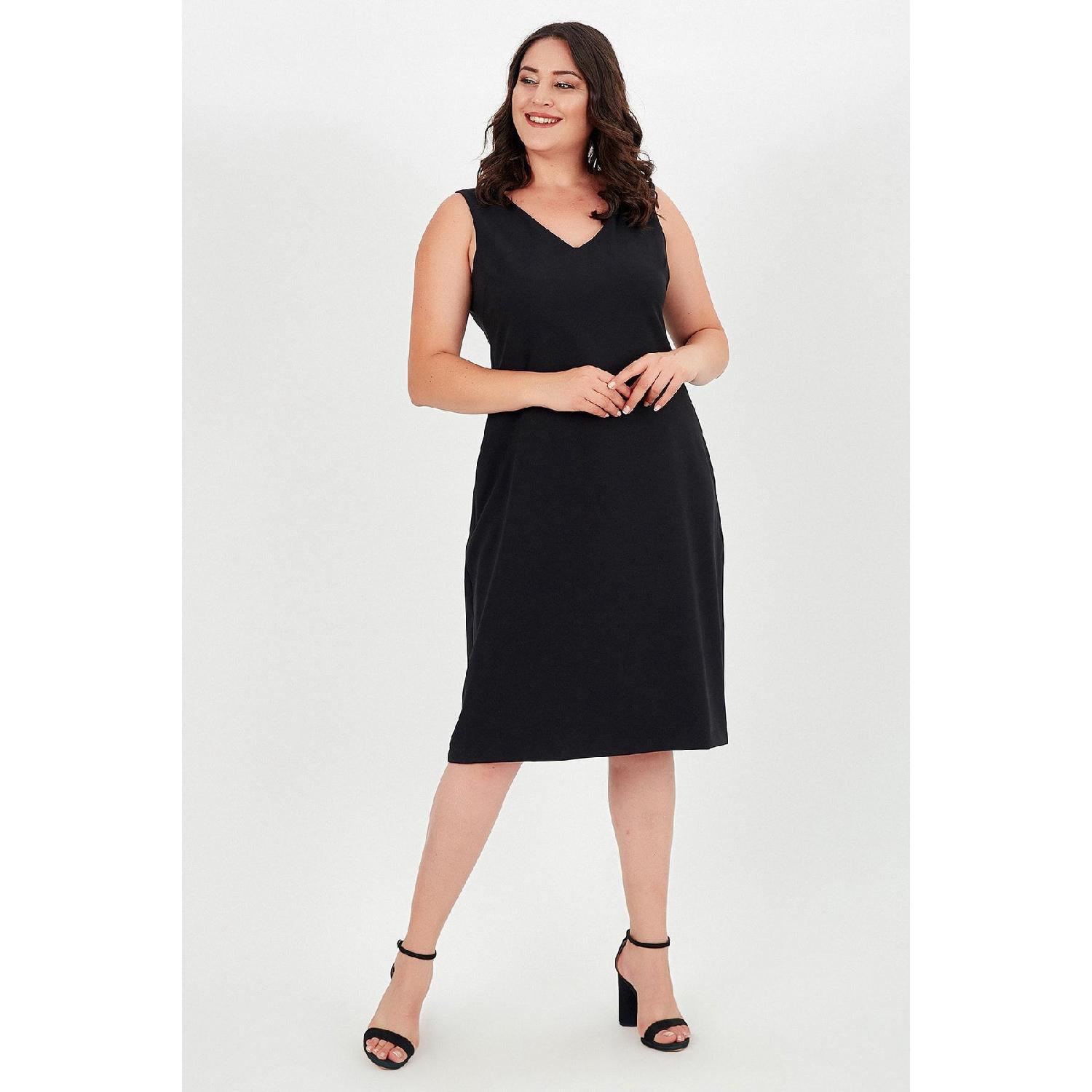 

Plus Size V-neck Sleeveless Zipper Dress 42