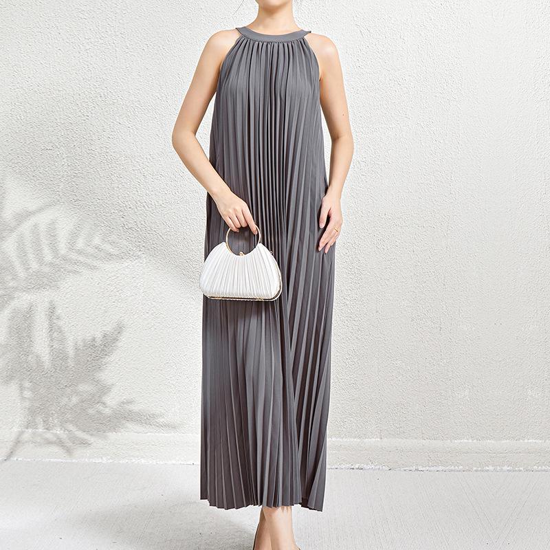 Women's Summer 2025 French Pleat Halter Neck Long Dress - Waist-Slimming High-End Vacation Style