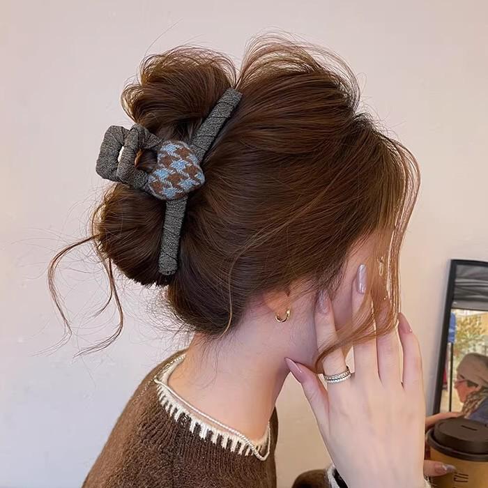 High-End Retro Plaid Heart Claw Clip for Thick Hair - Women's 2025 Hair Accessory