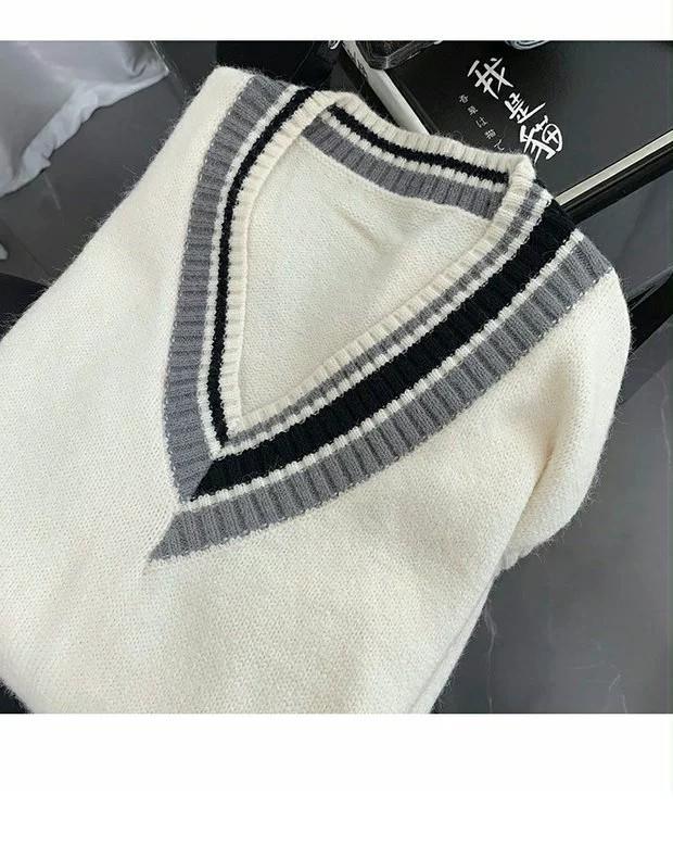 Men's College-Style Wool Sweater Vest: Trendy, Artistic, and Sleeveless for Autumn and Winter