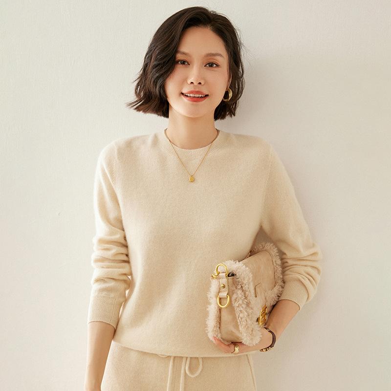Flat Round Neck Cashmere Base Shirt for Women In Autumn and Winter Solid Color Long-sleeved Sweater Versatile and Comfortable Pullover Sweater