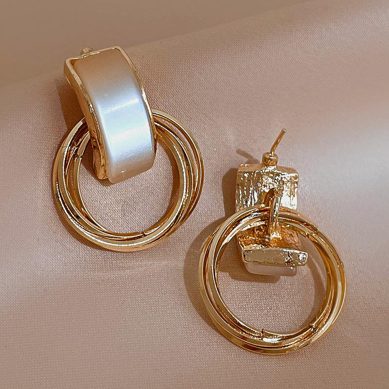 Silver needle retro metal feeling circle imitation opal European and American personality high-grade geometric earrings for 