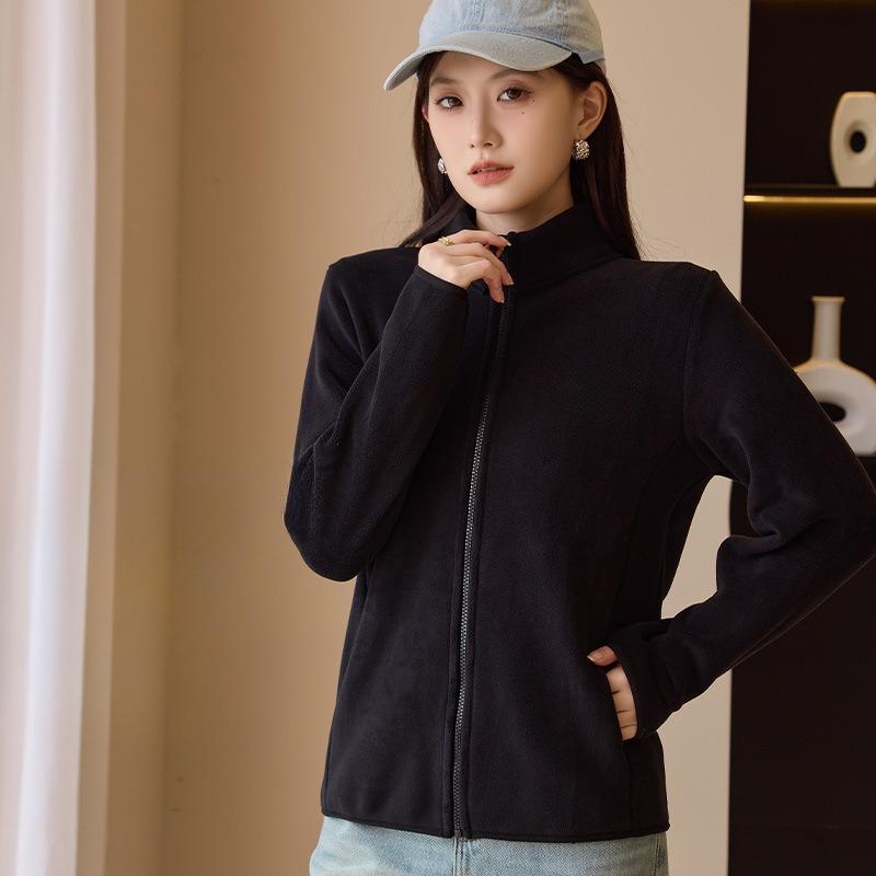 Женское осенне-зимнее пальто с воротником-стойкой — фото 13