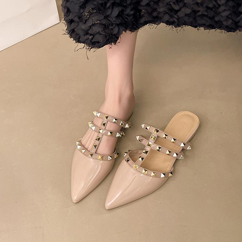 Fashion Pointed-toed semi-slippers for women's outward wear in summer New Baotou shallow mouth hollow rivet square heel cool mop