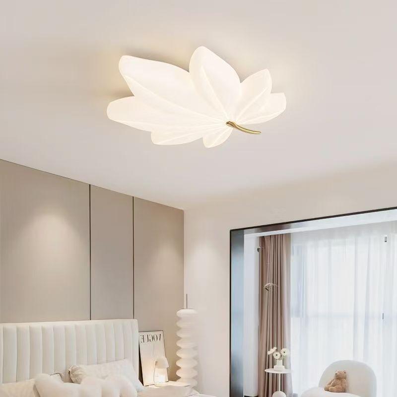 Living Room Light, Ceiling Light, Warm and Romantic, Master Bedroom Room Light, Creative and Personalized Maple Leaf Ceiling Light