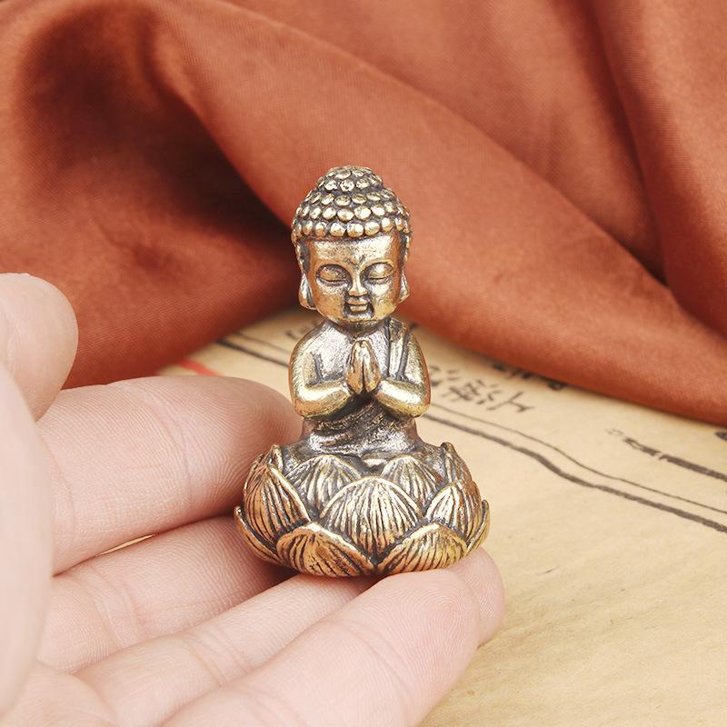 Vintage mosazný knížecí stolní ozdoba bronzová socha Buddha Šákjamuni přenosný kapesní Buddha starožitný policista