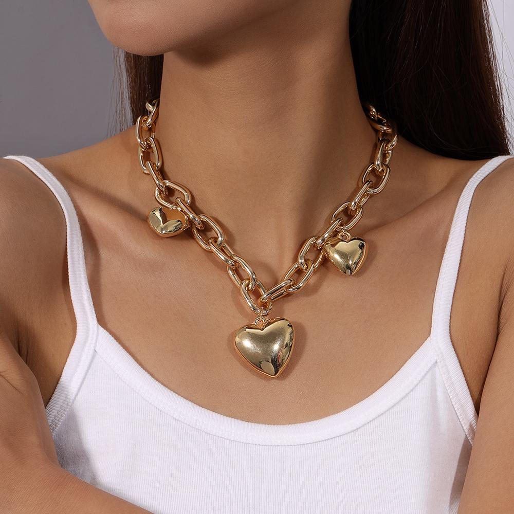 Fashion Metal Love Heart Pendant Necklace for Women Gothic Punk Choker Necklaces Chain Club Party Jewelry Gifts