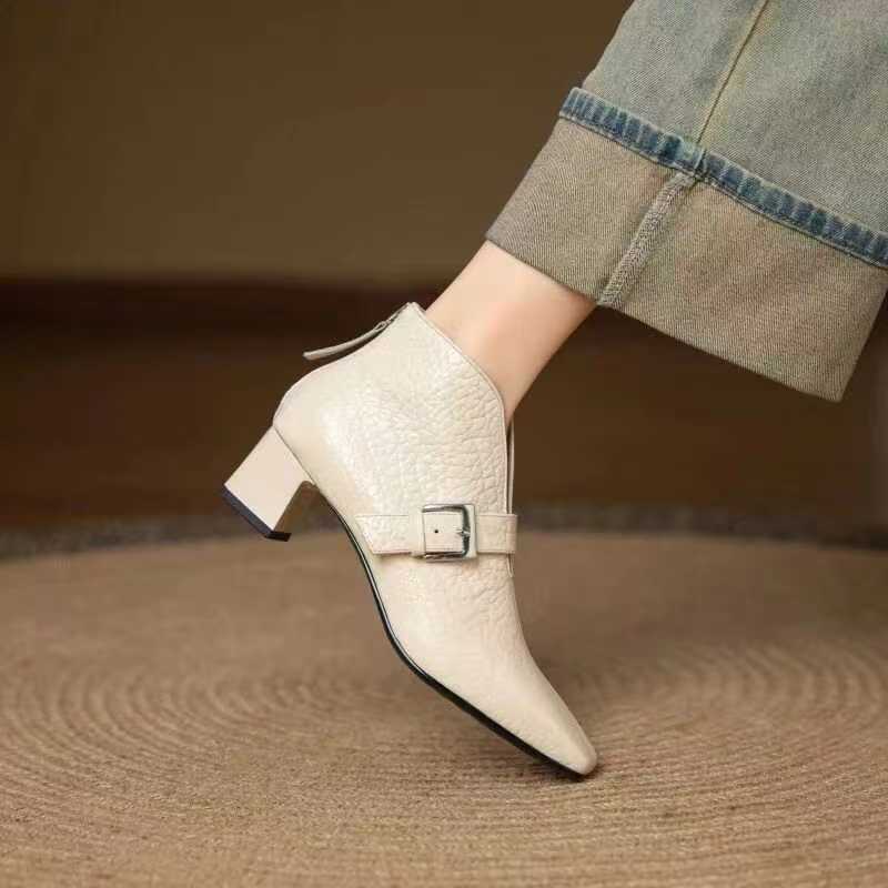 Small square head short boots women's thick heel 2025 autumn and winter new British style soft leather boots versatile retro high heel thin boots