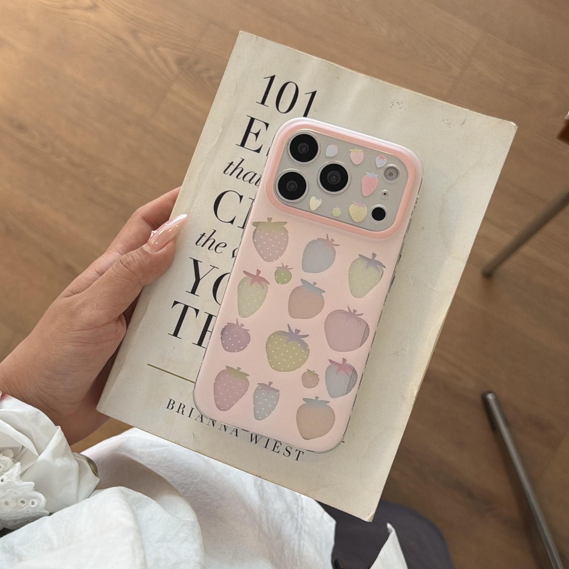

Korean-Style Hollow Polka Dot Strawberry iPhone 17 Pro Max Case for Apple 16/15/14 iPhone 14