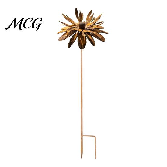 3D Popcorn Flower Decor Vintage Rusty Cornflower Ground Stake, 24 Inch Metal Artistic Wire Art Stake Decor, Rustic Garden Sculptures for Lawns