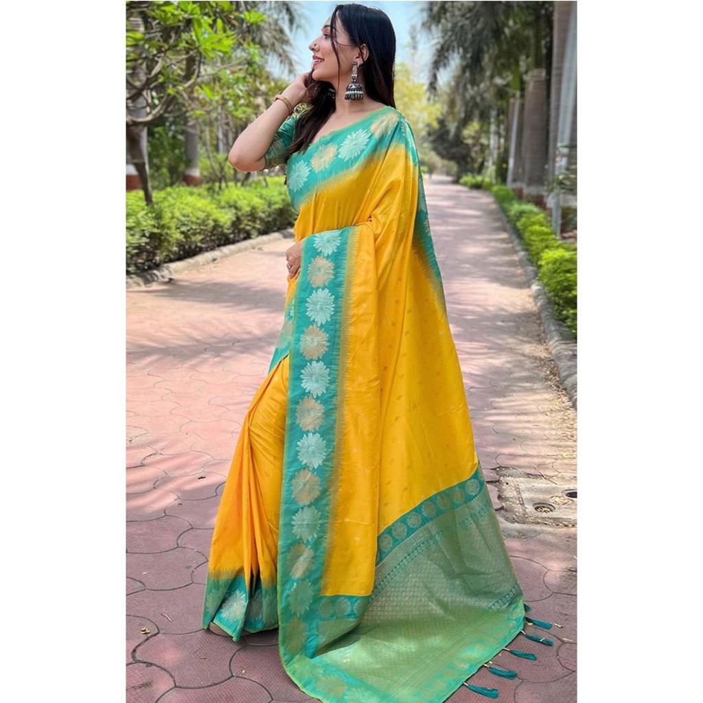 Lindo trabalho Zari em forma de motivos tradicionais.  elegantemente decorado com um magnífico tecido Jacquard Sólido que confere um visual perfeito ao conjunto.