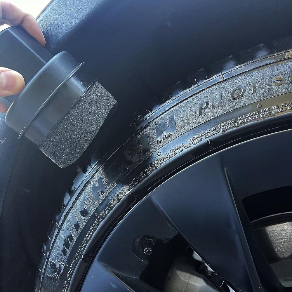 Curved Shaped Car Wax Applicator Pad With Lid Tire Dressing Applicator Tire Cleaning Tools  SUV
