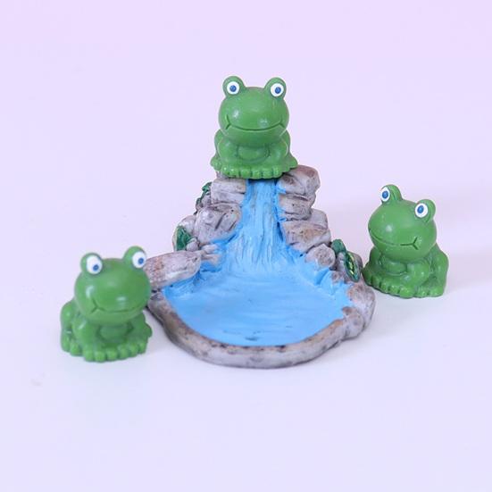 Mini Green Frog Figurines Garden Statues Adorable Appearance Vibrant Color Compact Size Frog