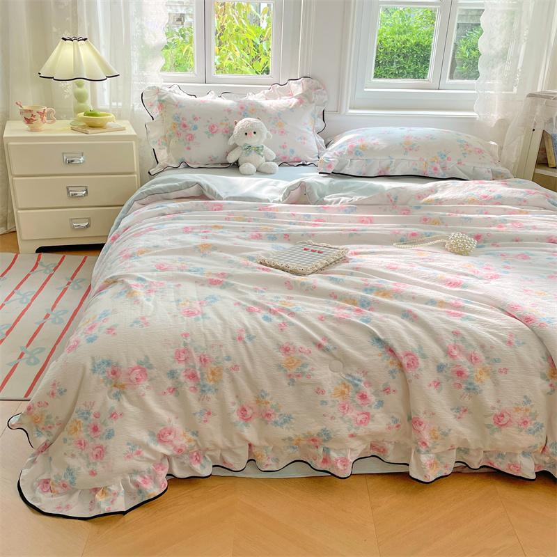 1pc Floral Summer Quilt - Lightweight, Breathable & Light Beige-Friendly Polyester Fabric for All Seasons