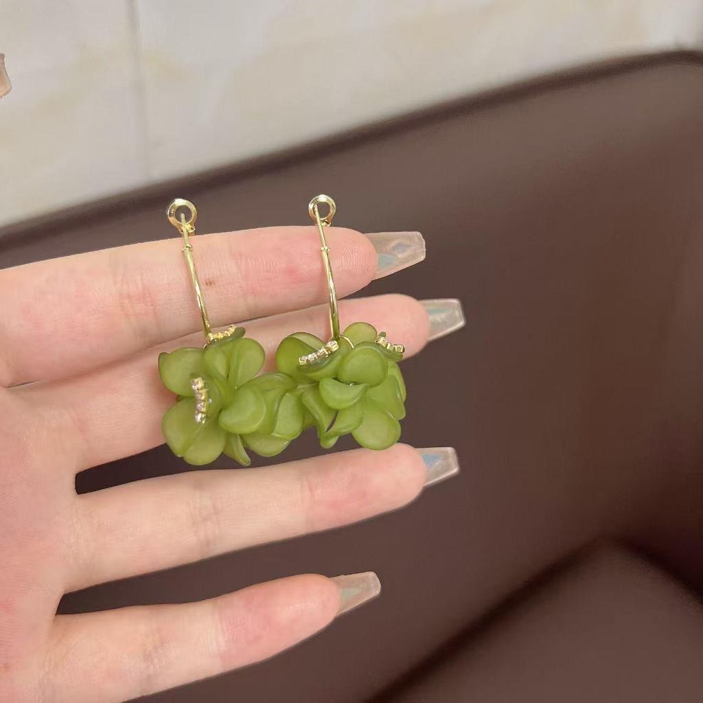 Korean Fashion Petal Ear Cuffs: Elegant, Versatile Fairy-Style Earrings