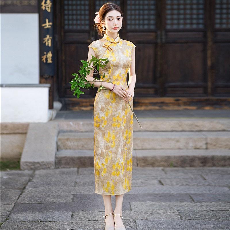 Yellow Sleeveless Modern Chinese-Inspired Long Cheongsam Dress Women 2026 Stylish Retro Fit Medium