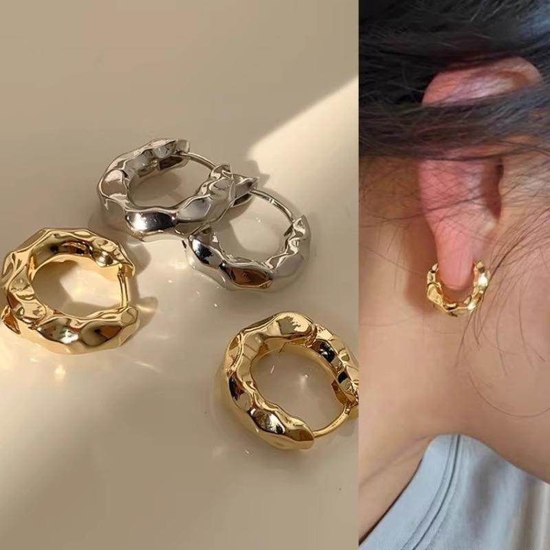 Silver needle flash zircon earrings, women's exquisite temperament stud earrings, spring and summer earrings.