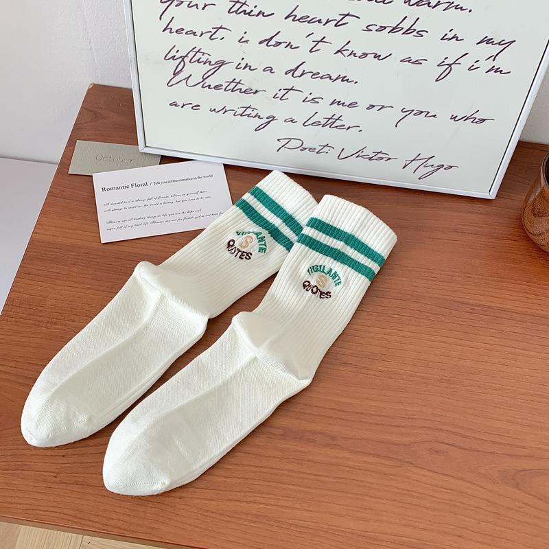 Sokker, vår og sommer Dongdaemun Two Bars Broderte stripete hvite sportssokker, allsidige damesokker