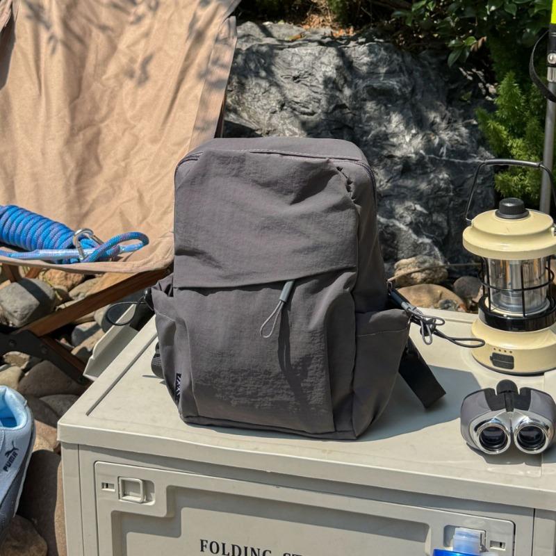 A Fresh and Clean Single-shoulder Chest Bag, A Multi-functional, Simple and Fashionable Backpack