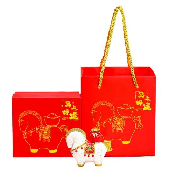

1/4 шт. Мультяшная фигурка лошади с подарочным мешочком Коробка Приносит удачу Богатство Китайский стиль Статуэтка пони Дом Офис Рабочий стол Фэн-шуй Украшение Орнамент C