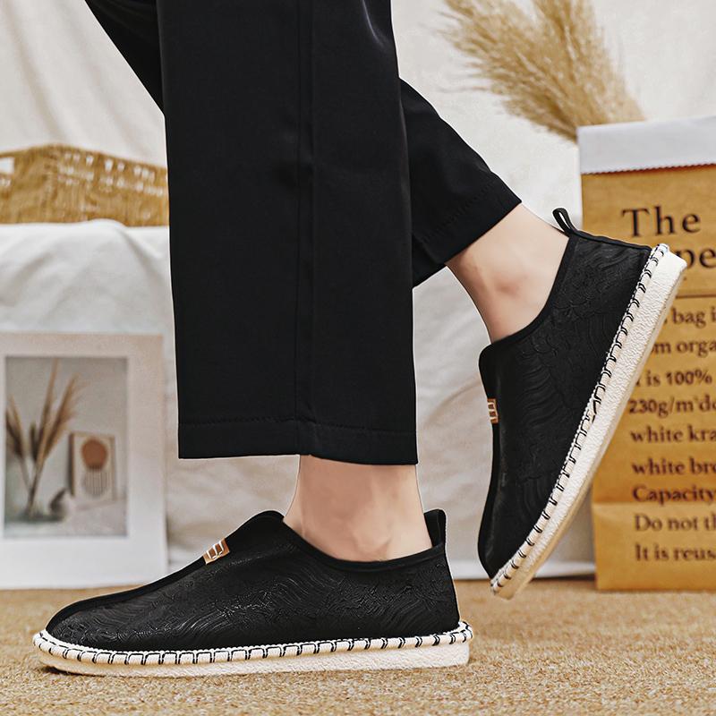 Fashion New Ethnic Style Mens Cloth Shoes Breathable Slip On Flats Men Casual Loafer Classic Embroidered Chinese Style Kung Fu Shoes Men