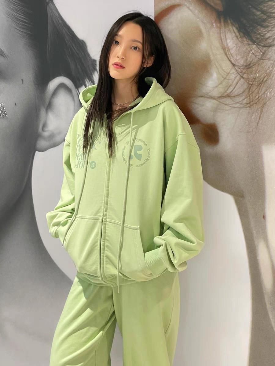 

Женская куртка свободного кроя с капюшоном и принтом в виде букв в корейском стиле на осень — вдохновлена Лю Сяньхуа. One Size светло-зеленый