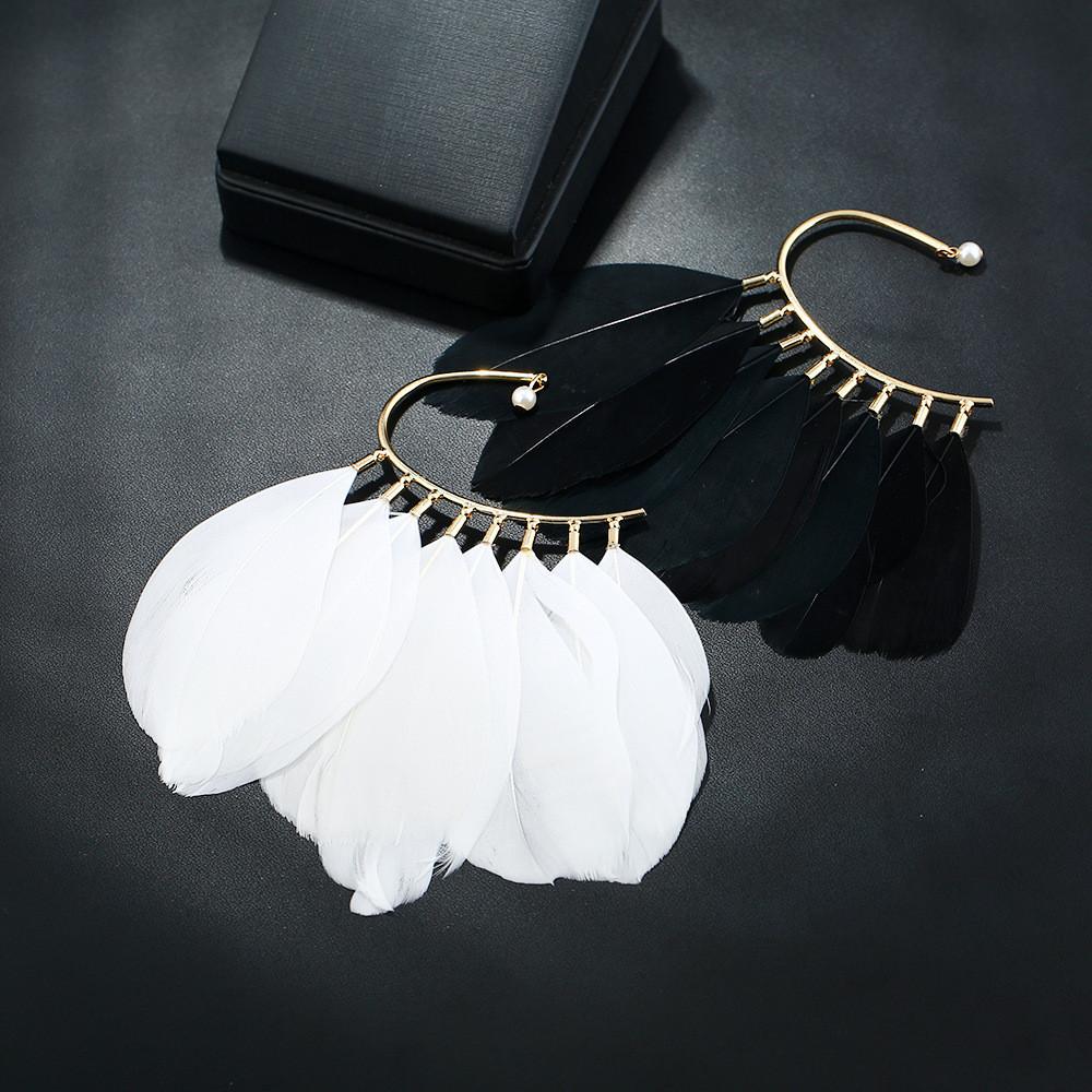 Feather Earrings For Women With Alloy Material For Casual And Party Wear