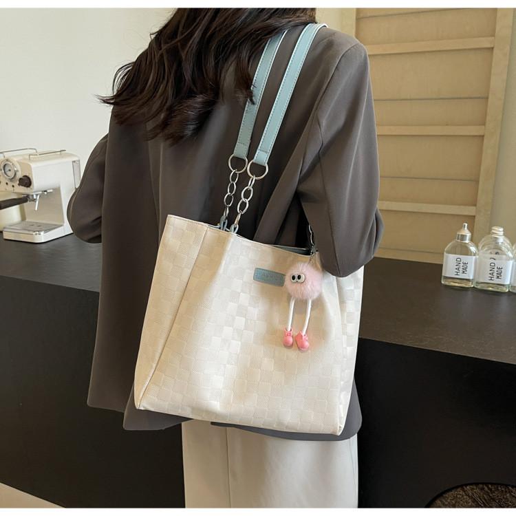 Trendy 2024 Summer Fashion Single Shoulder Tote Bag For Women Stylish Large Capacity