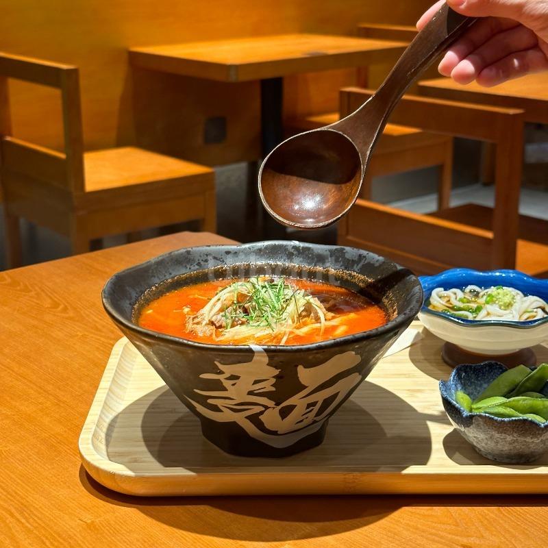 Japanisches kreatives Geschirrset rot schwarz kommerziell Keramik große Pastaschüssel Haushalt große Ramen Reisnudeln Suppenschüssel