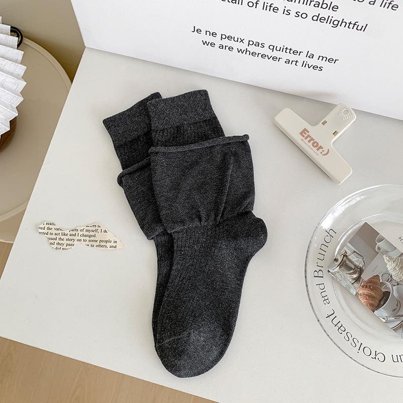 

Женские осенние носки-гольфы в новом стиле, с цветными полосками, создающими эффект столкновения, и двойным мыском, подчеркивающие стройность. 1 pair темно серый