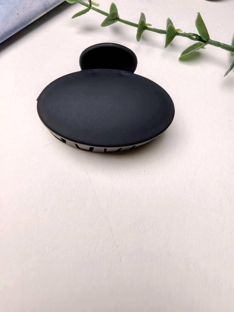 4cm Frosted Milk Coffee Hair Claw Clip for Women’s Updo – Small, Simple, Shark Design