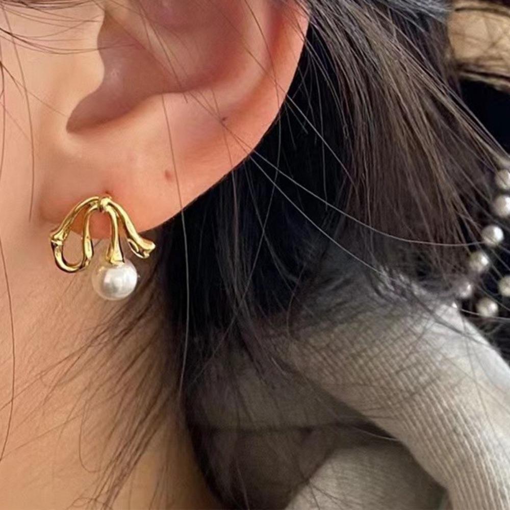 Cercei cu perle Cercei de damă de înaltă calitate