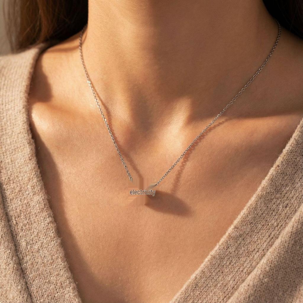 Elegant Titanium Steel Clavicle Necklace – Non-Fading, Simple Luxury, Personalized Niche Jewelry