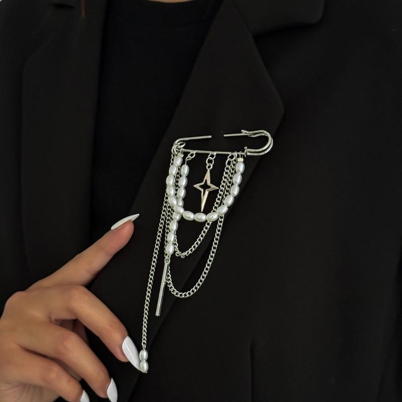 Elegant Brooch Pin Featuring Tassels and Chain Detail Decorated by Imitation Pearls for Personalizing Garments